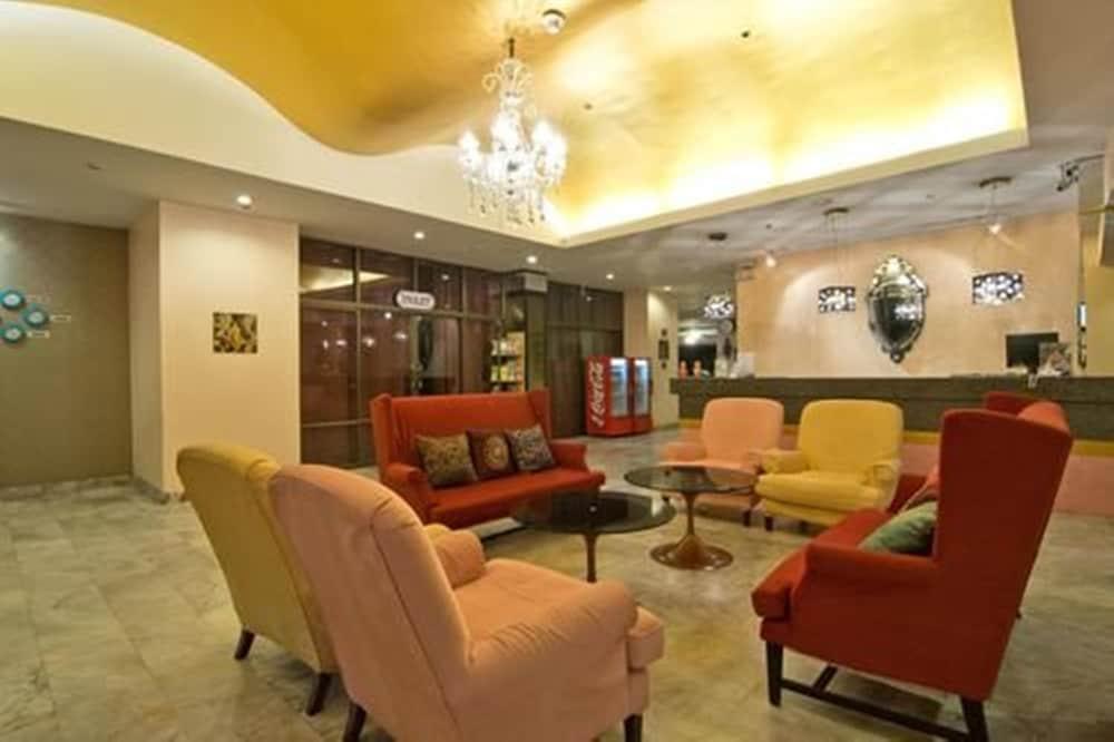 Bella Villa Metro Патая Екстериор снимка